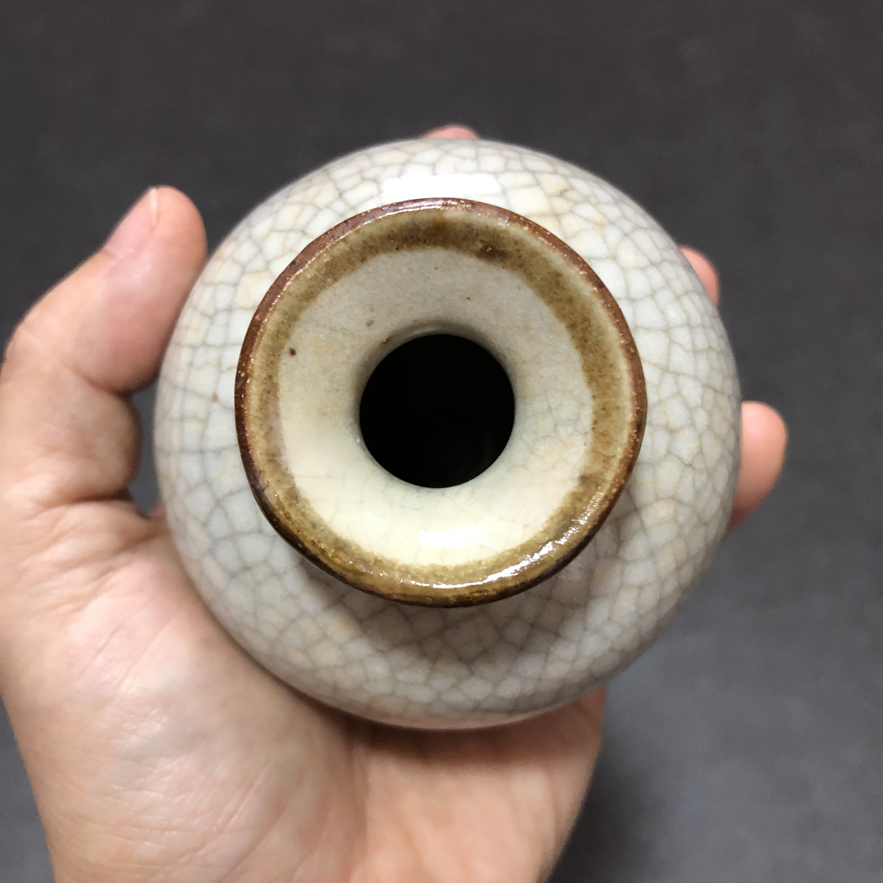 修復後：清代仿哥釉小瓶/水盂